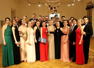 Всі разом
