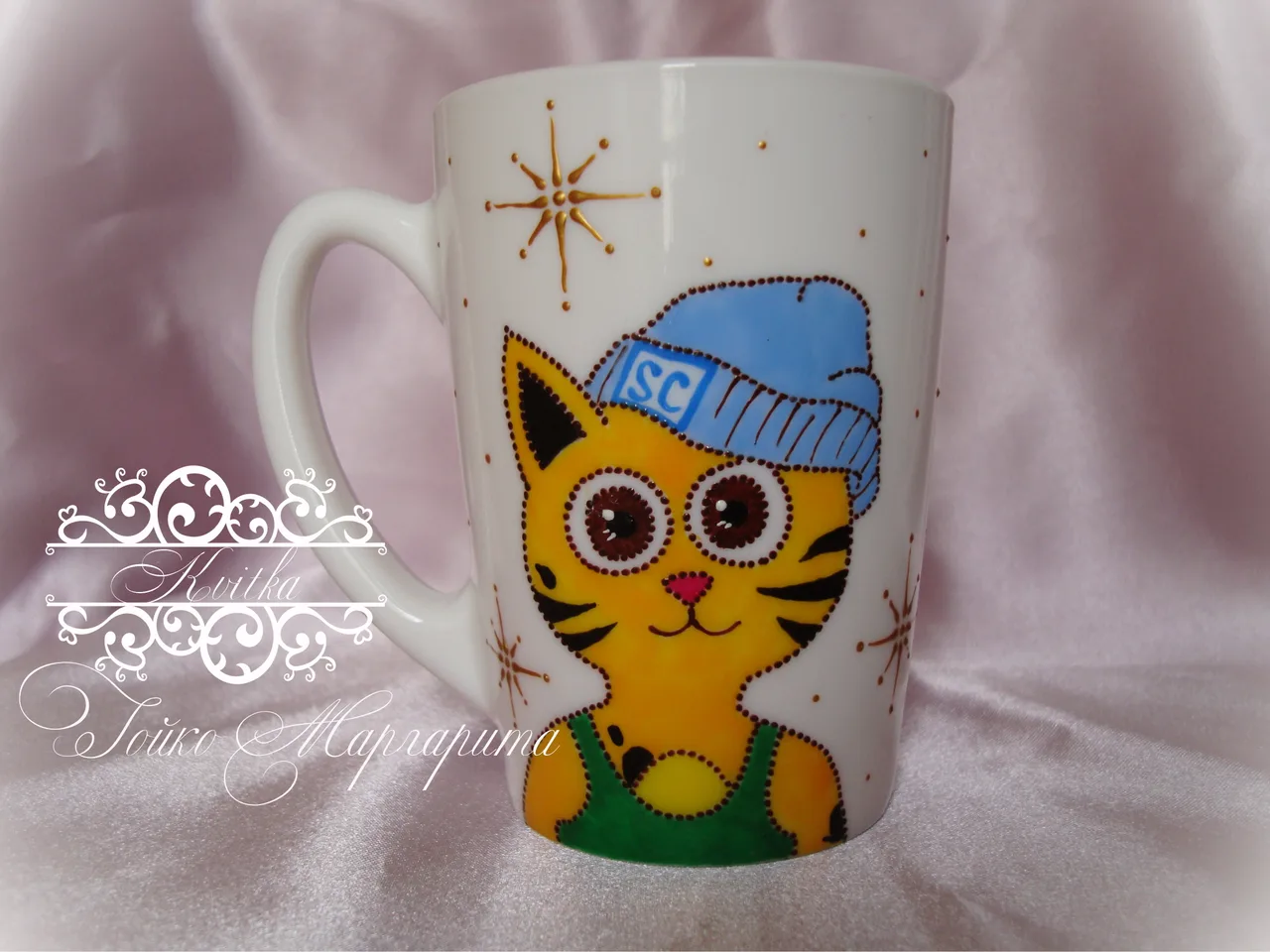 кот в шапке