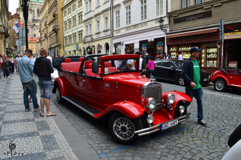 Rotes Auto