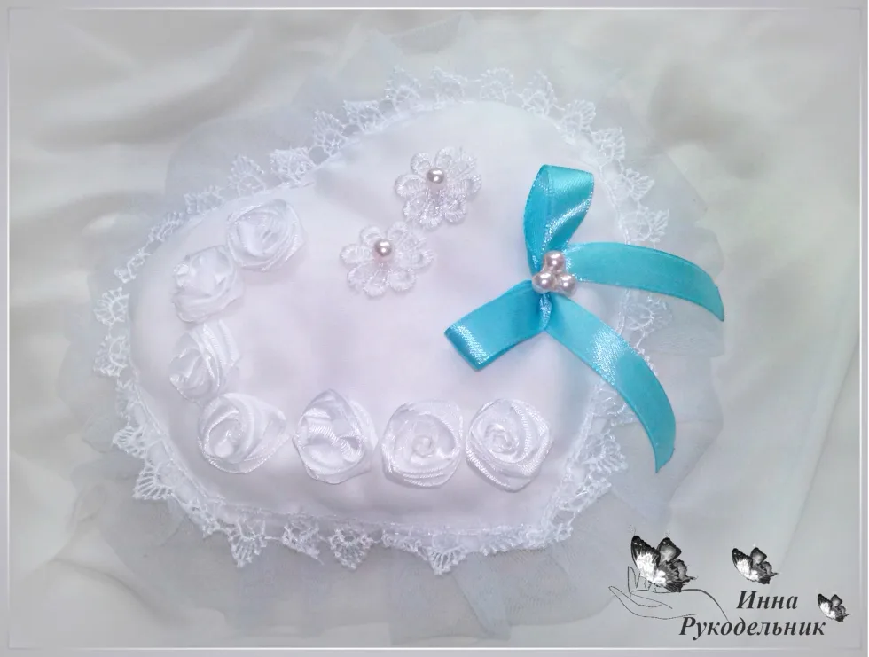 Подушечка для обручок "Серце"
http://vk.com/craftirs