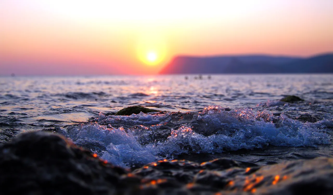 Море
