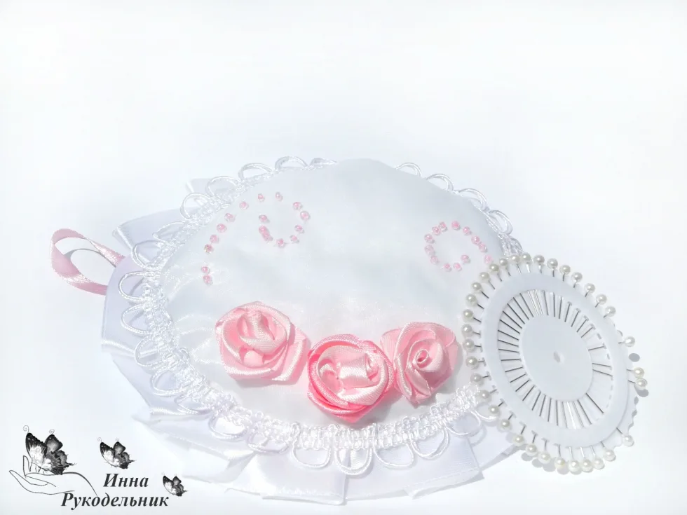 Подушечка для голок та булавок
http://vk.com/craftirs