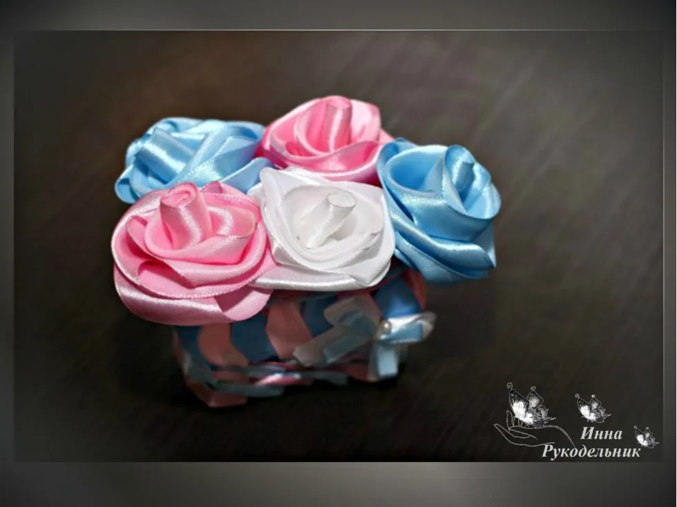 Ароматизована корзинка
Матеріали: мило, булавки та стрічки)
http://vk.com/craftirs