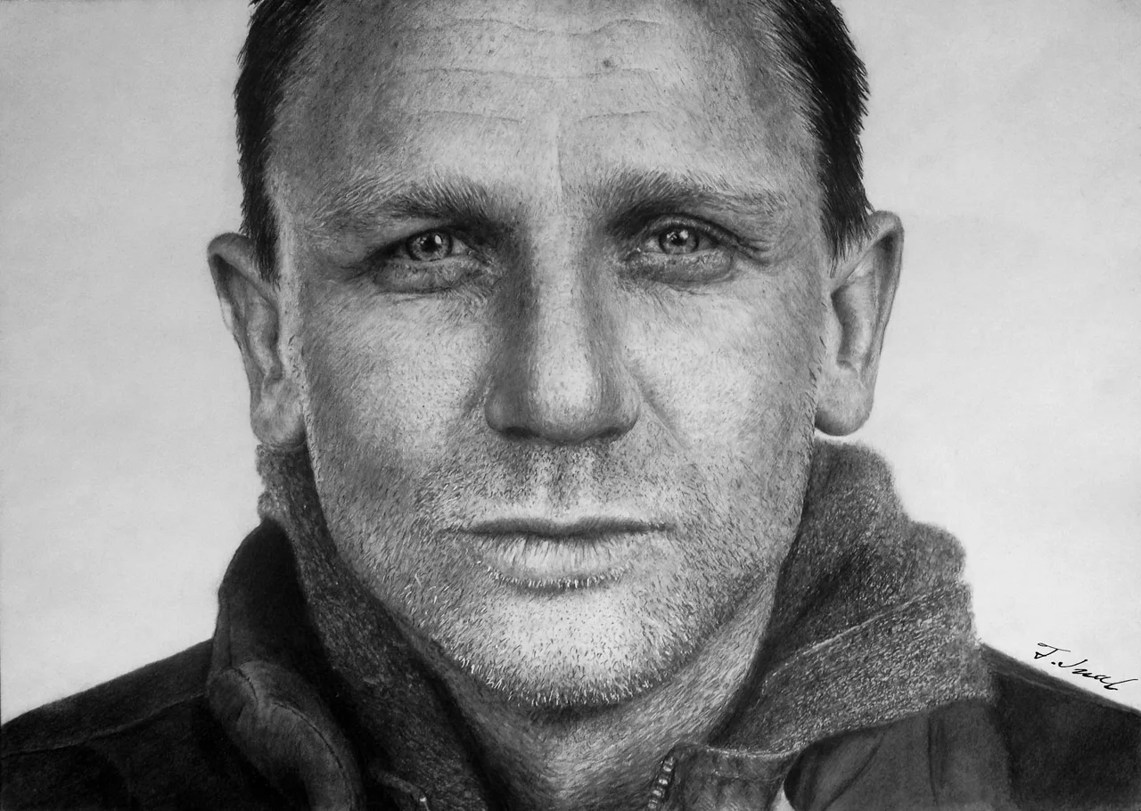 Daniel Craig