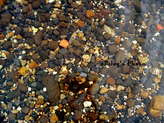 Вода, каміння