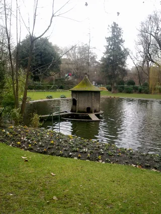 Качиний будиночок. Jardin Royal, Toulouse.