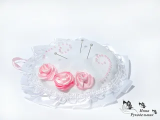 Подушечка для голок та булавок
http://vk.com/craftirs