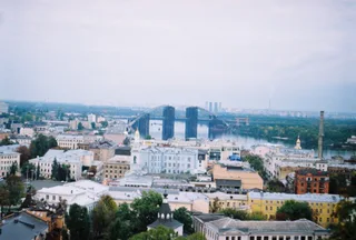недобудований міст (Подільсько-Воскресенський міст, або Подільський мостовий перехід)