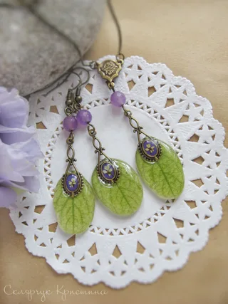 Акация и сныть