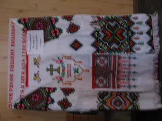 вишивати хрестиком і гладью.